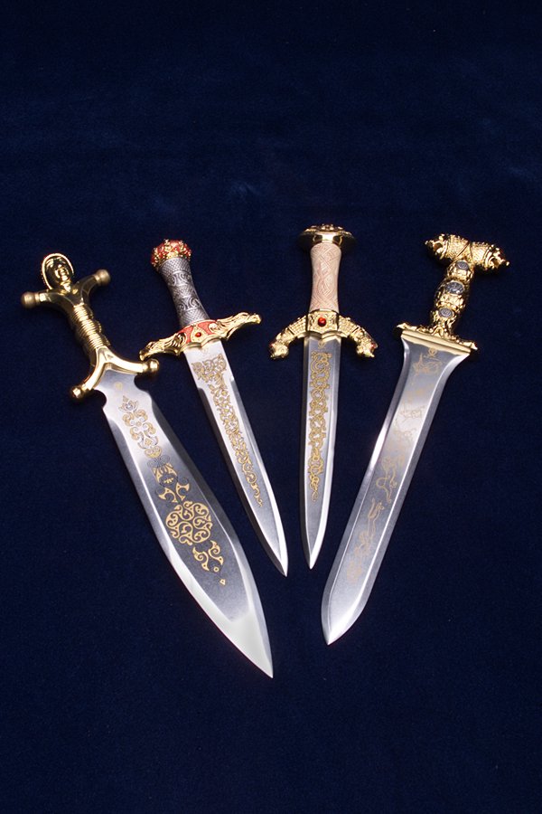 Dagger group.jpg (600x900, 79Kb)